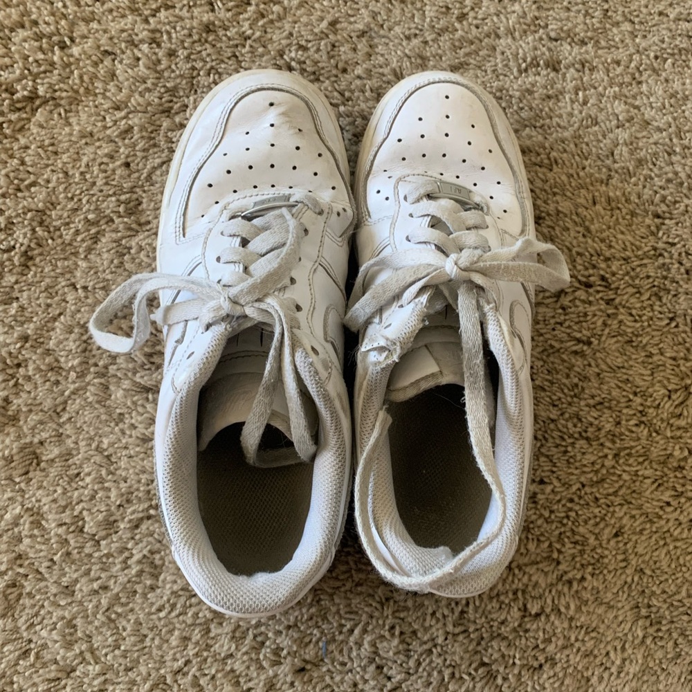 Nike women’s air force 1 sneaker shoes